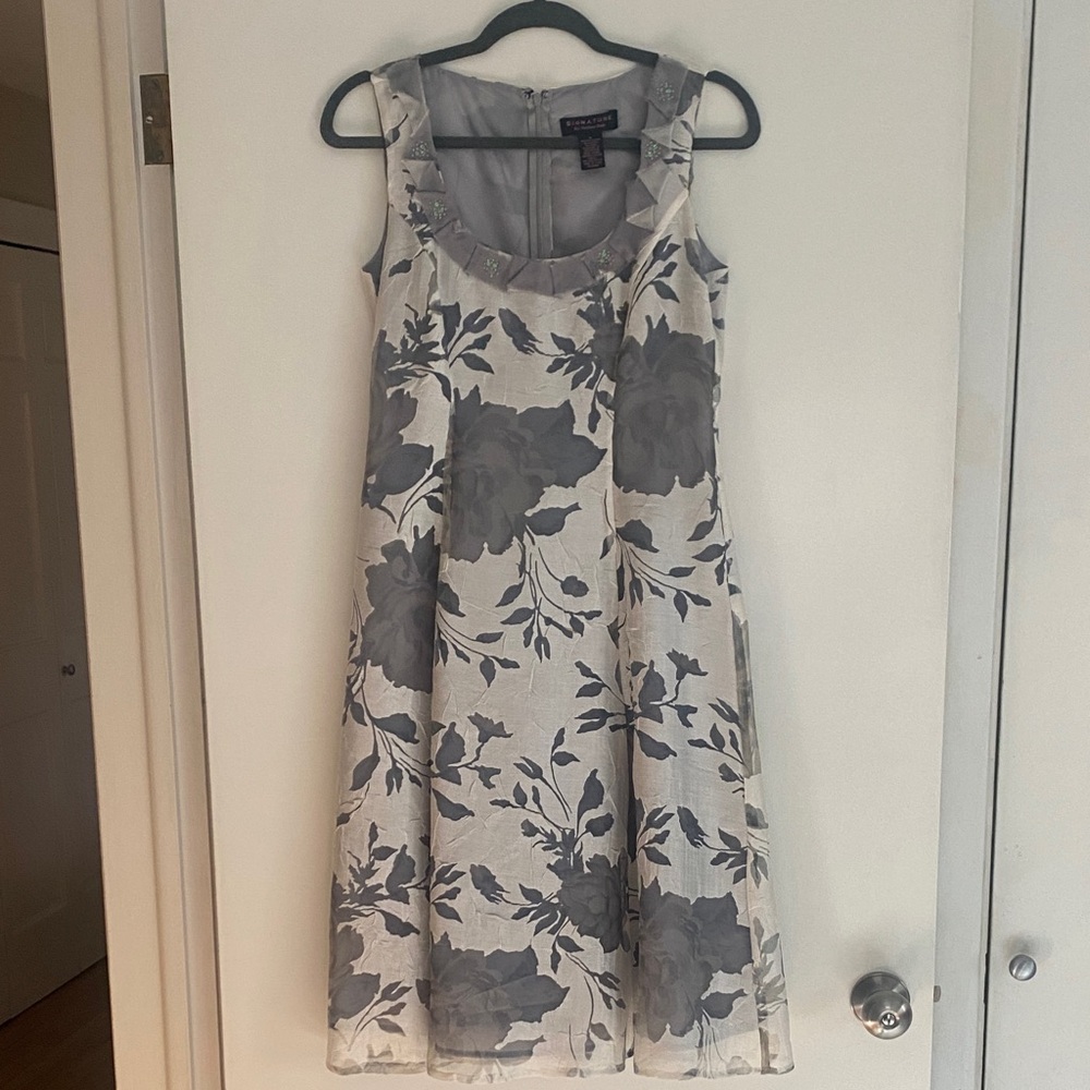 Signature by Robbie Bee White/Gray Floral Dress